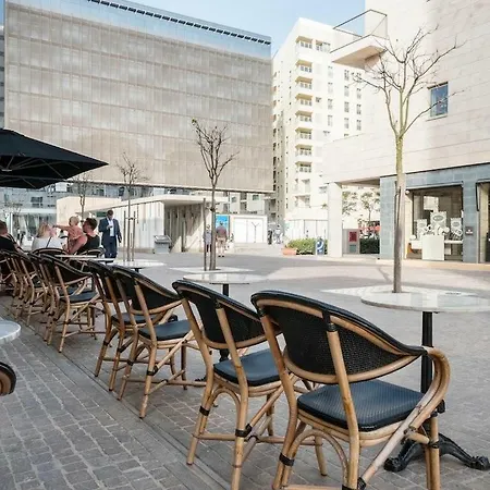 Gorgeous With Terrace In Fort Cambridge, Pool 슬리에마