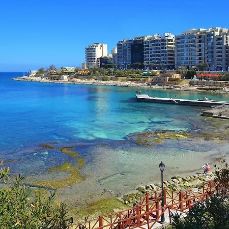 Gorgeous With Terrace In Fort Cambridge, Pool Sliema